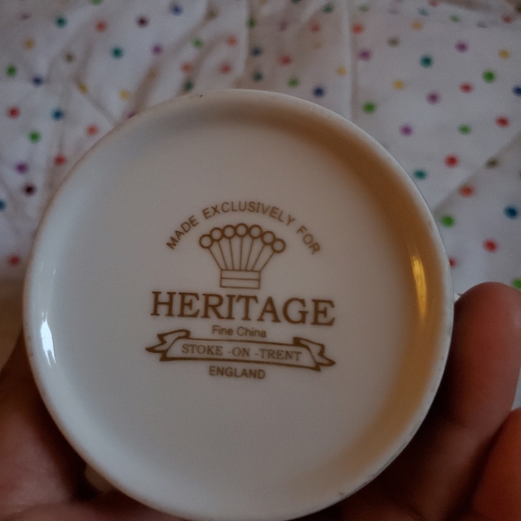 Heritage  Prince Harry and Megha Markle mug. - Picture 5 of 6